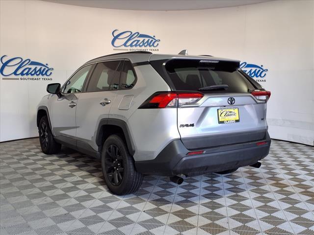 2021 toyota rav4 le