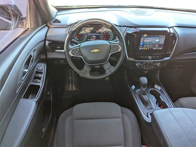 2023 chevrolet traverse lt cloth