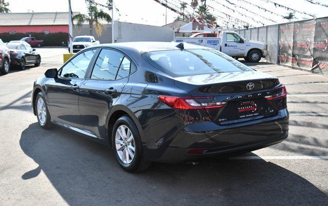 2025 toyota camry le