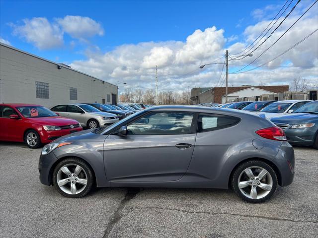2012 hyundai veloster base