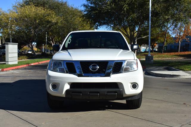 2017 nissan frontier sv
