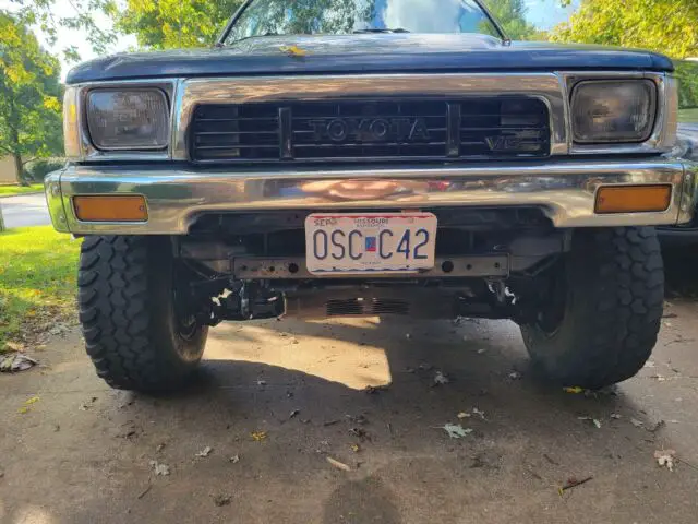 1990 toyota pickup pickup blue 4wd manual 1/2 ton short wheelbase dlx
