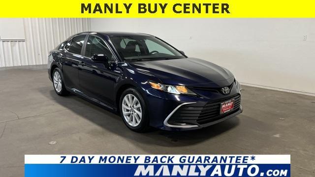 2022 toyota camry le