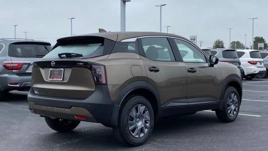 2025 Nissan Kicks s