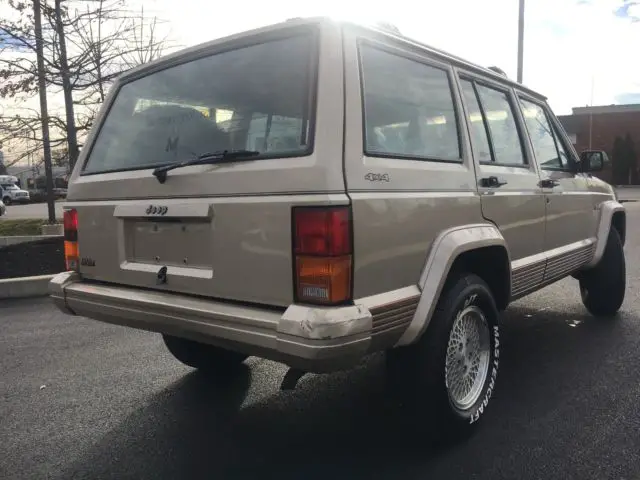1993 jeep cherokee country suv only 89,000 actual miles original jeep no reserve