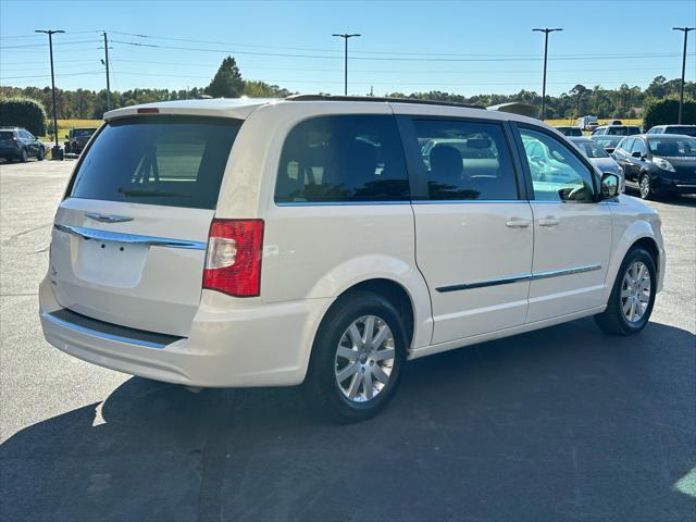 2016 chrysler town & country touring