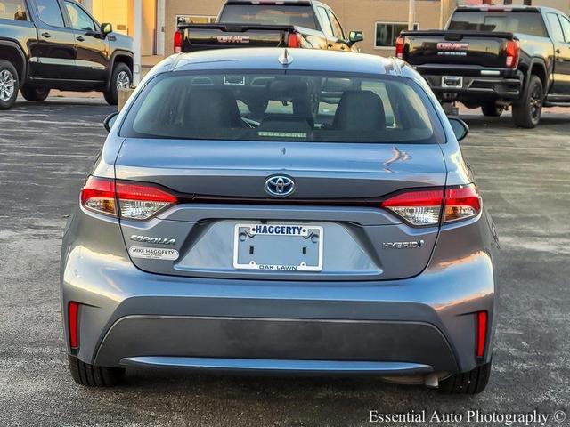 2022 toyota corolla hybrid le