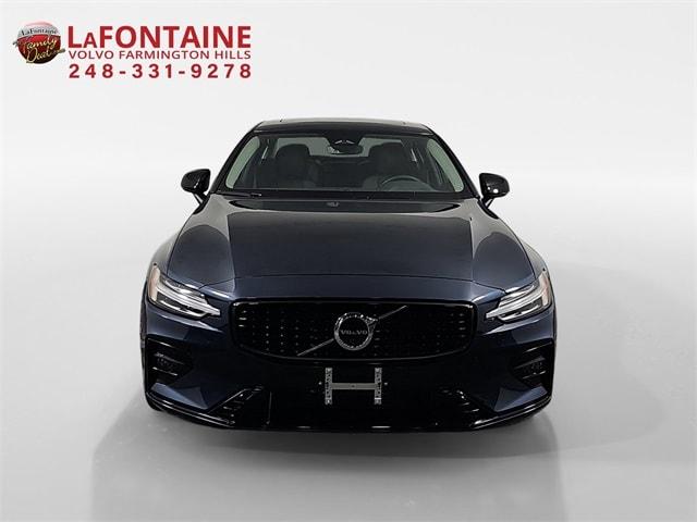 2024 volvo s60 b5 plus dark theme