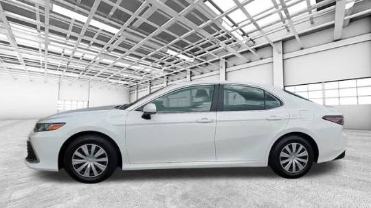 2022 toyota camry hybrid le