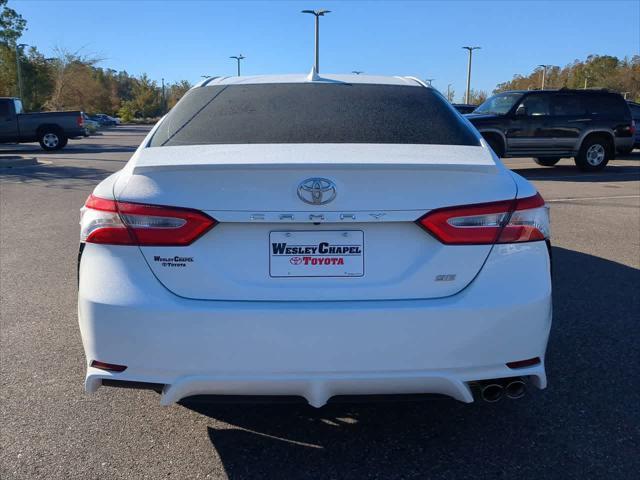 2020 toyota camry se