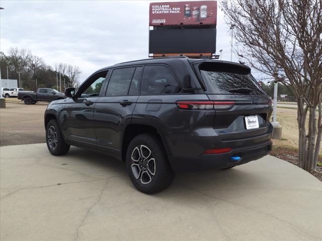 2022 jeep grand cherokee 4xe trailhawk