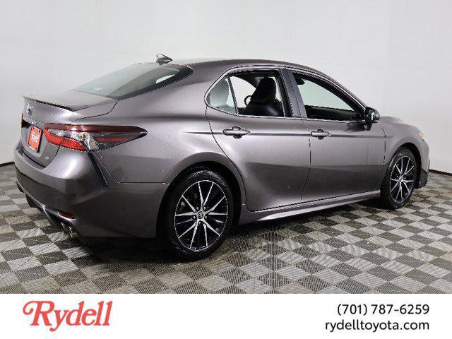 2022 toyota camry se