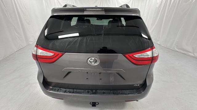 2015 toyota sienna l