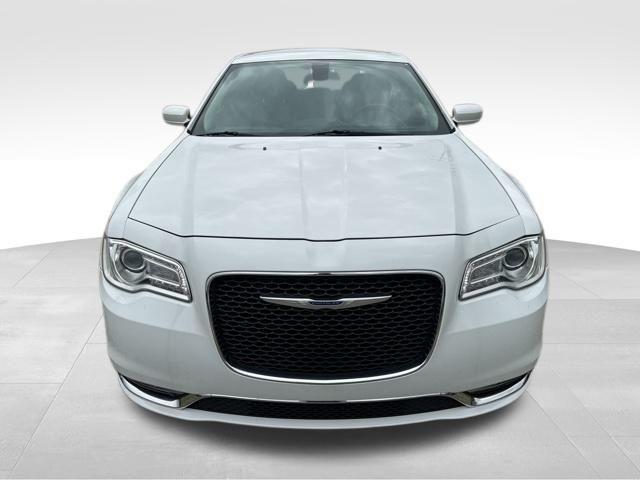 2020 chrysler 300 touring