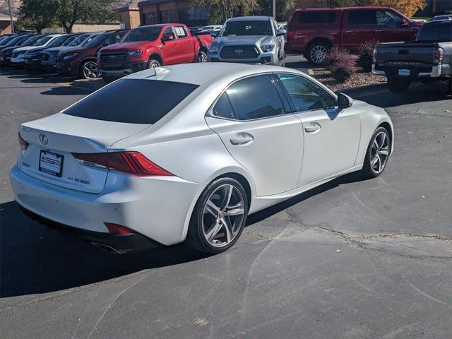2017 lexus is 300 base