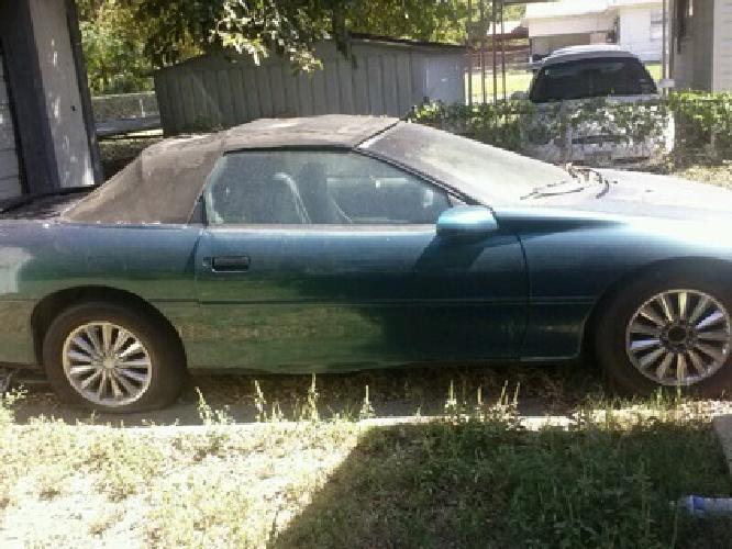 1997 chevy camaro convertible v 6 straight body price to sell at 800$ or make an in waco, tx