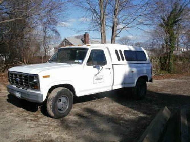 ford f350 factory dually. in hampton bays, ny