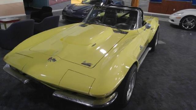 1966 chevrolet corvette 454 automatic 4-speed rwd v8 7.0l gasoline