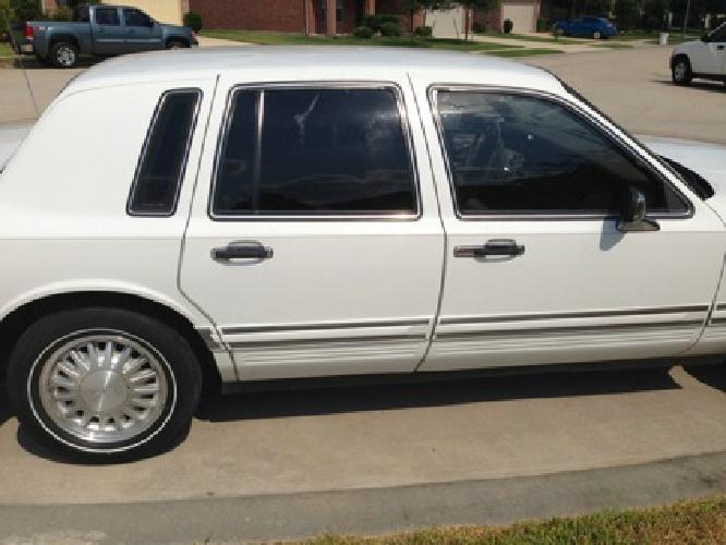 obo 1992 lincoln town-car (super clean) ***garage kept*** - (4202 tidwell rd h in houston, tx