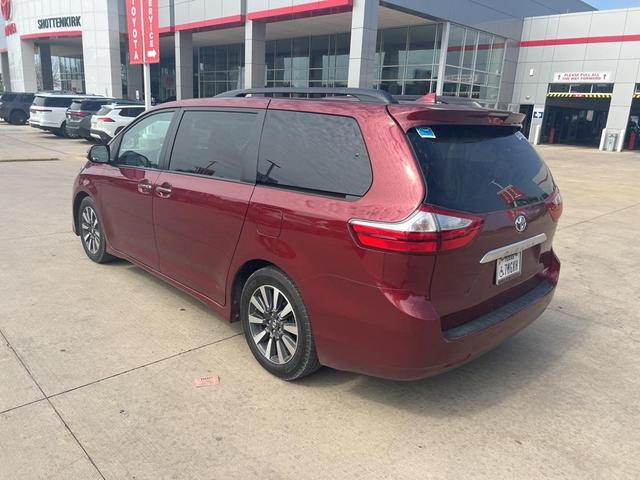 2019 toyota sienna limited