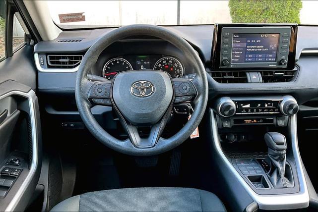 2021 toyota rav4 le