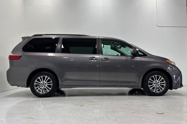 2020 toyota sienna xle