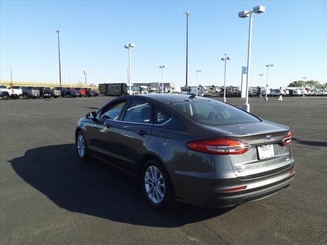 2020 ford fusion se
