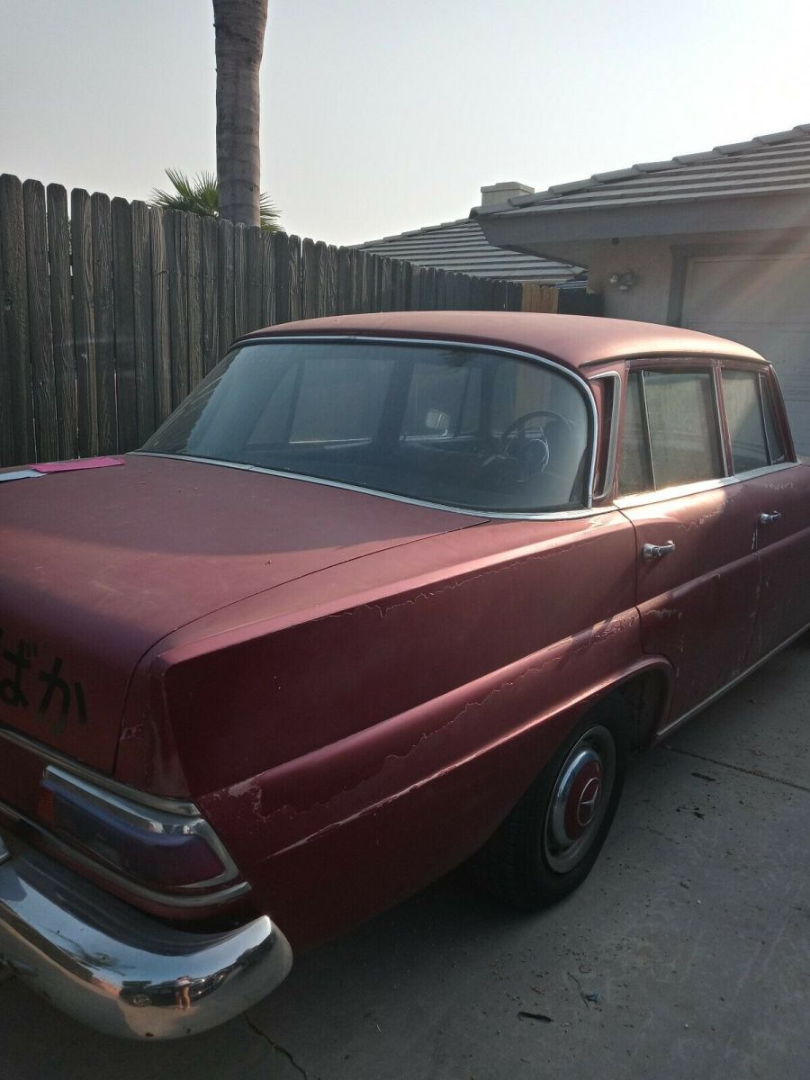 1967 mercedes-benz 200d fintail 4-speed manual no dents no leaks runs strong