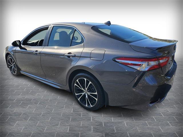 2020 toyota camry se
