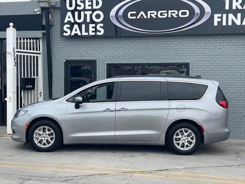 2021 chrysler voyager
