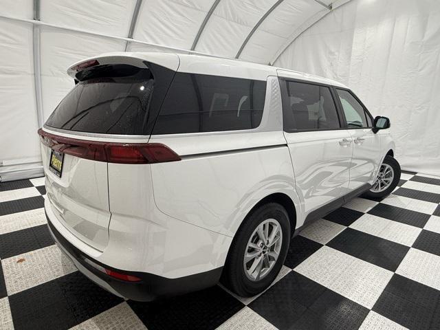 2024 kia carnival lx
