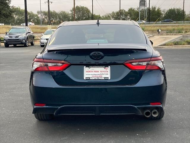 2021 toyota camry se