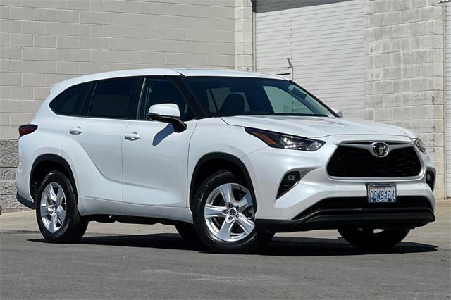 2023 toyota highlander le