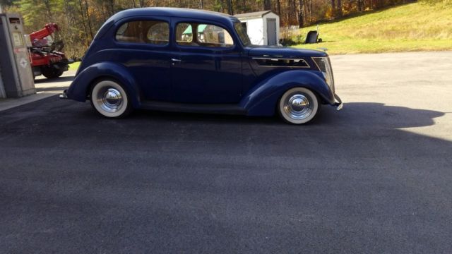 1937 ford 2 door flatback