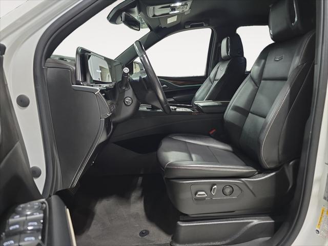2022 cadillac escalade luxury