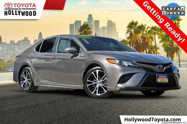 2020 toyota camry se