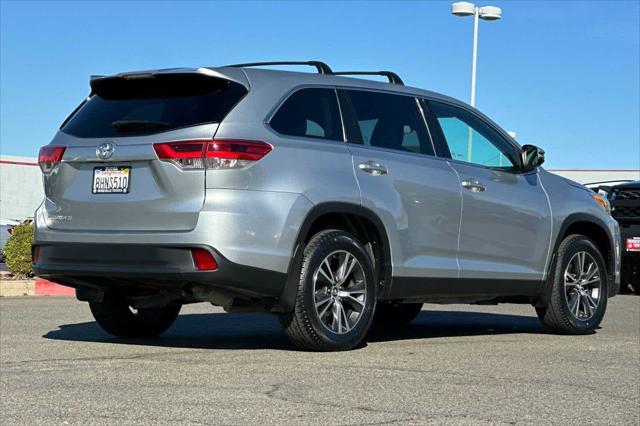 2019 toyota highlander le i4