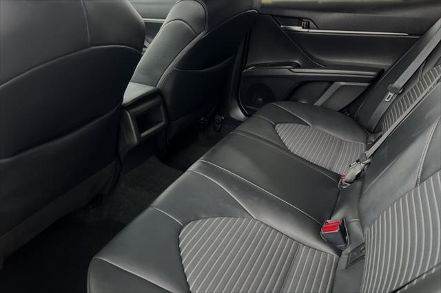 2022 toyota camry se