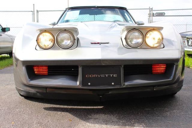 1981 chevrolet corvette base automatic 3-speed rwd v8 5.7l gasoline
