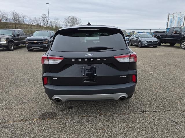 2021 ford escape se