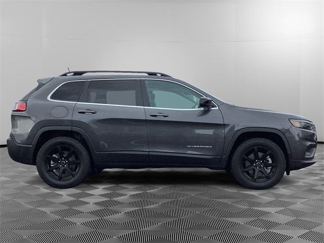 2022 jeep cherokee latitude lux