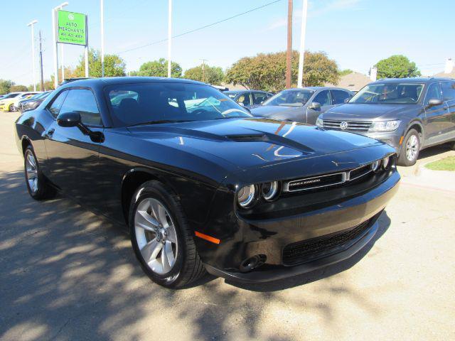 2023 dodge challenger sxt