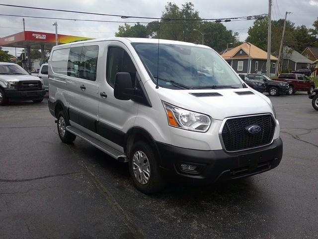 2022 ford transit-250 base
