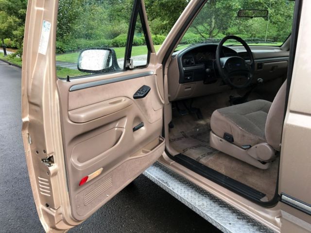 1993 ford f-250 xlt 4x4 extra cab 2dr 5-speed 7.5l 460 v8 only 79k orig miles