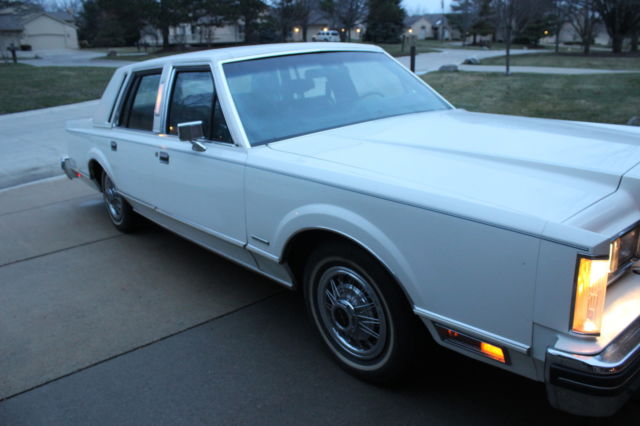 1982 lincoln town car