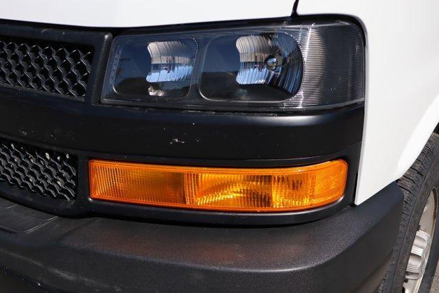 2022 chevrolet express 3500 ls