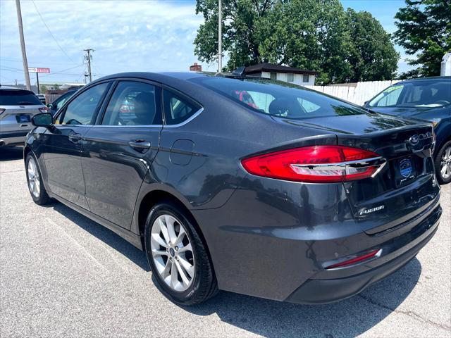2020 ford fusion se