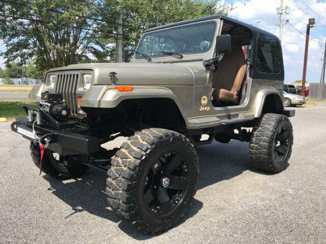 1988 jeep wrangler sahara lifted 4x4 5.7 v-8 fuel injected beautiful !!!
