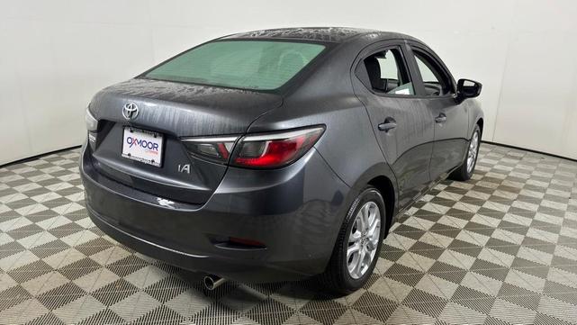 2017 toyota yaris ia base