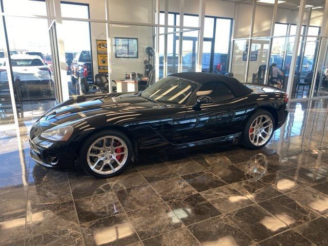 2005 dodge viper srt10
